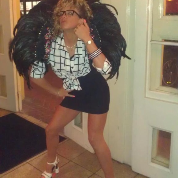 Meet your Posher, Lacie - Picture 3 of 8